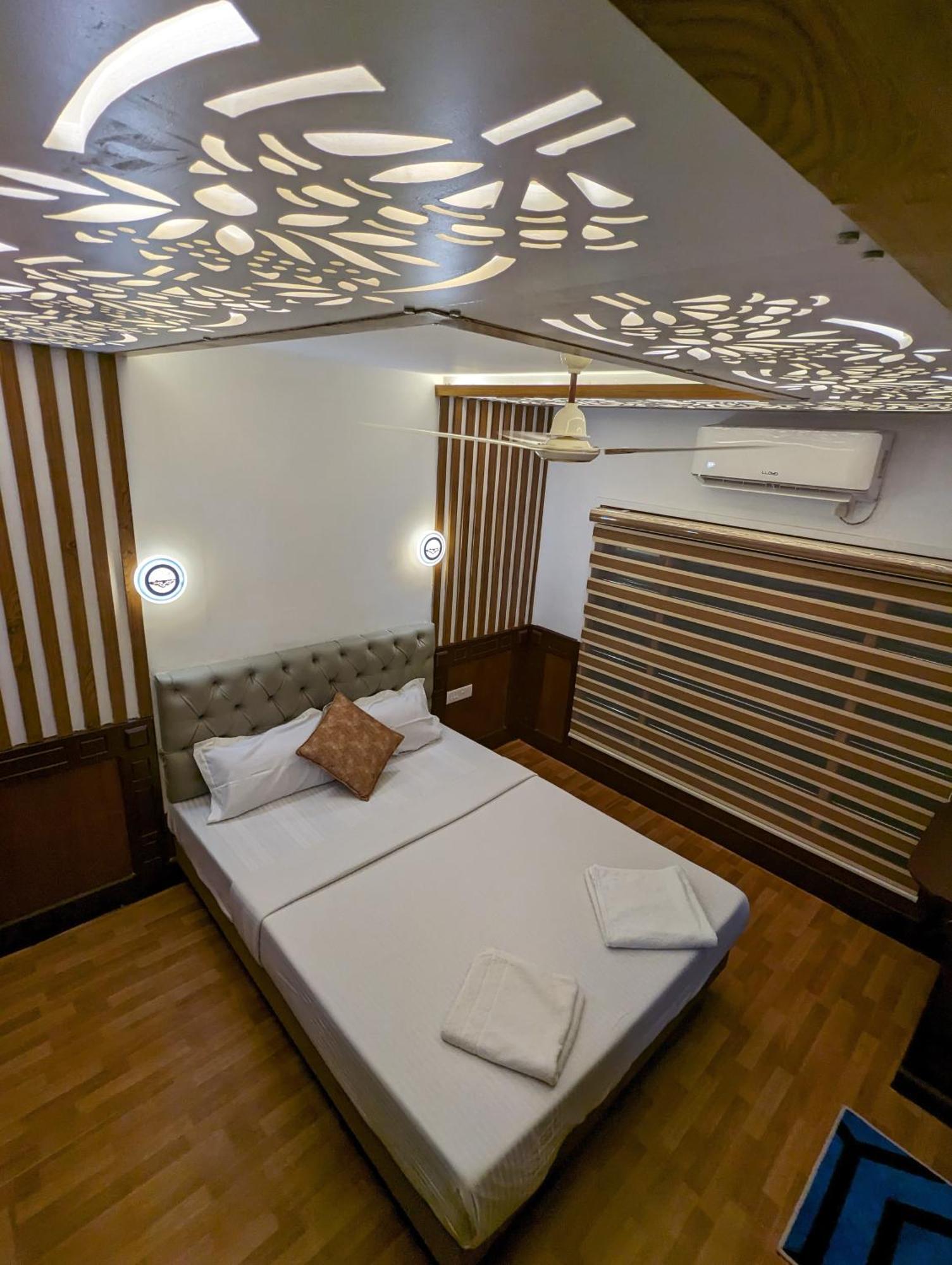 קומרקום Grand Villa Houseboat מראה חיצוני תמונה