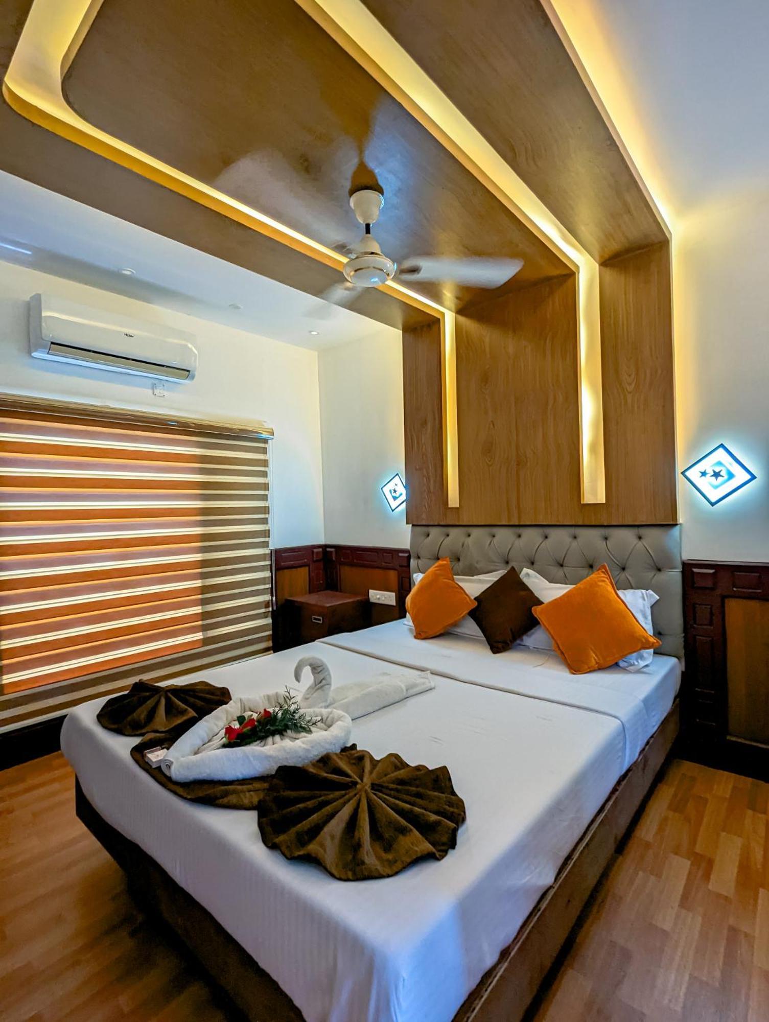 קומרקום Grand Villa Houseboat מראה חיצוני תמונה