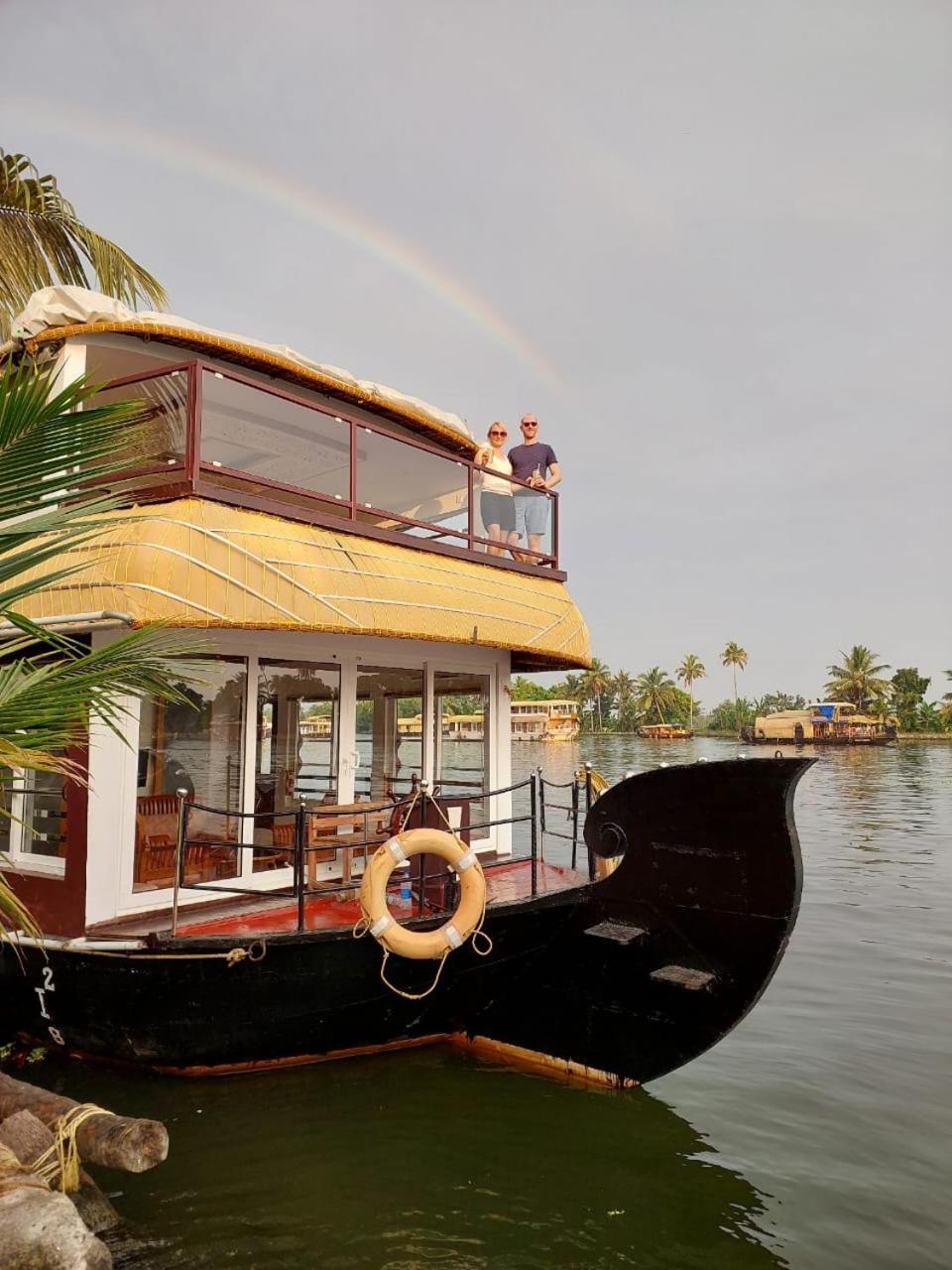 קומרקום Grand Villa Houseboat מראה חיצוני תמונה